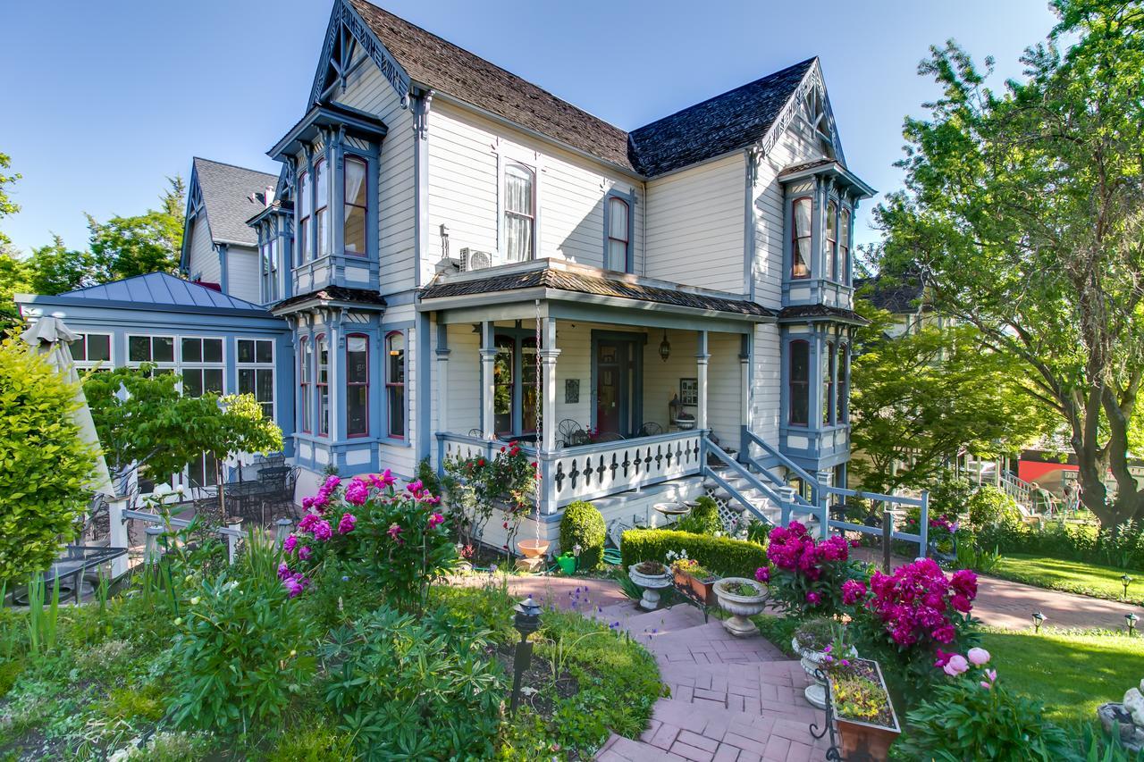 Winchester Inn Ashland Exterior photo